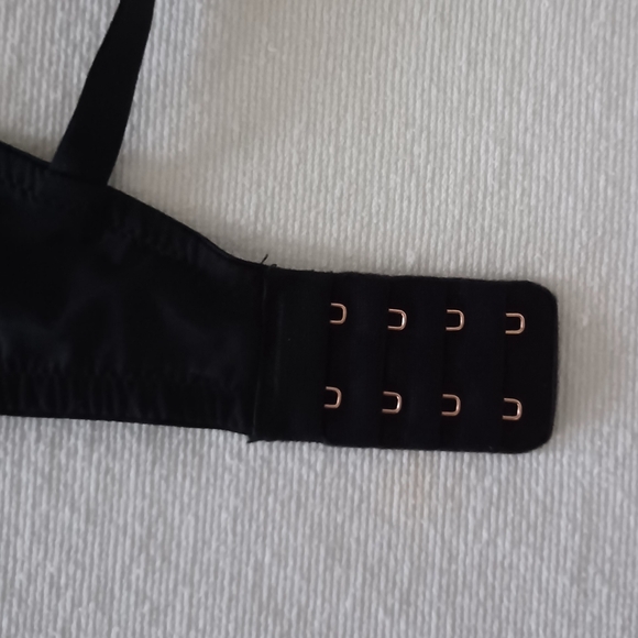 Victoria's Secret Dream Angels Unlined Plunge Bra, size 32DD - Picture 10 of 13